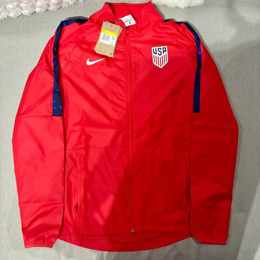 Official Nike US Soccer / USMNT Men's Small Academy Pro Windrunner